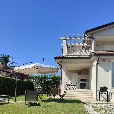 Holiday Home Casa Simone In Lido Di Camaiore Ngoại thất bức ảnh